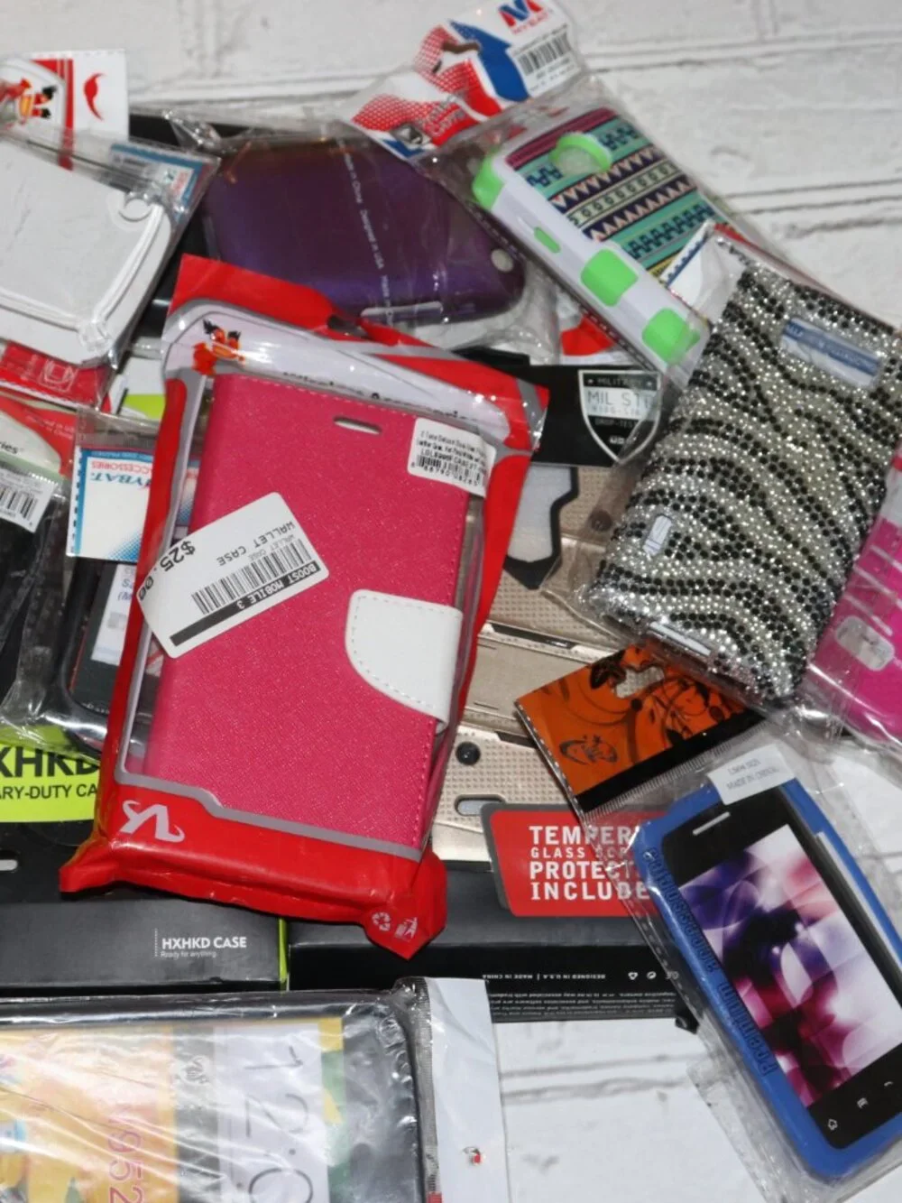 📦 Mystery Tech Box · ~30 Mixed Phone Cases · New Old Stock